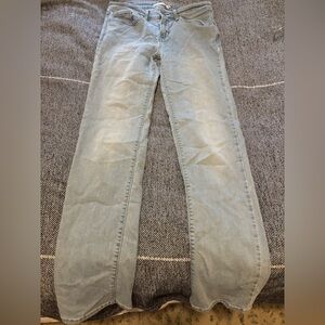 Levi’s 714 Jeans